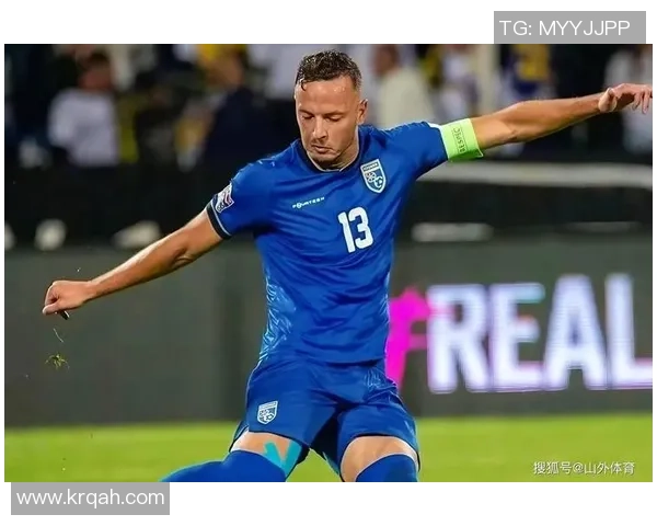 足球球星帅气瞬间大合集：从场上到场下他们的迷人风采